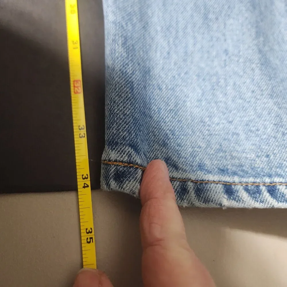 Vintage Levi's 505 Regular Fit Straight Leg Light Wash Men's Jeans Denim (34x34)